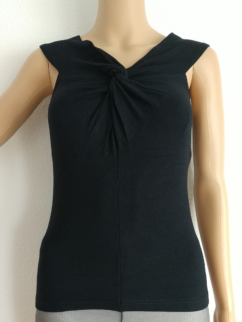 Shape FX Black Twist-Knot Sleeveless Tank